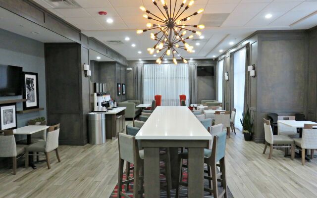 Hampton Inn by Hilton Detroit Dearborn