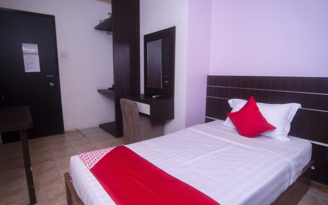 OYO 991 Mayfair Hotel