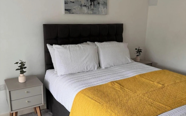 Coventry Chic City House - 3 Beds