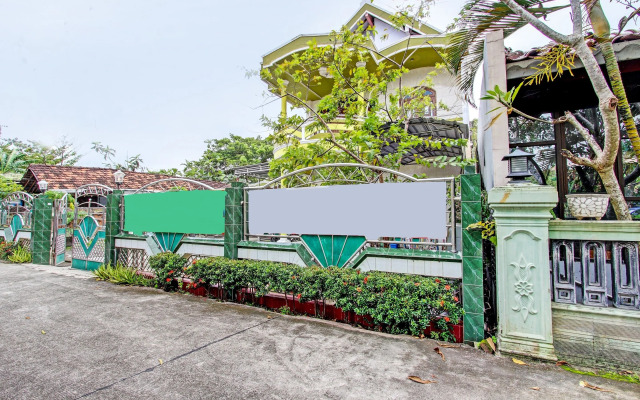 SPOT ON 92188 Ndalem Eyang Guesthouse Syariah