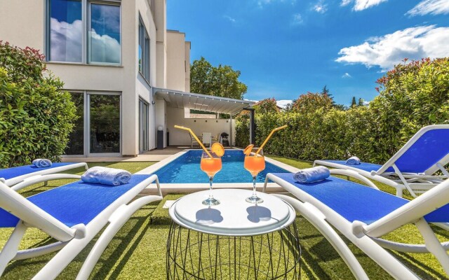 Beautiful Home in Malinska with Hot Tub, 3 Bedrooms & Sauna