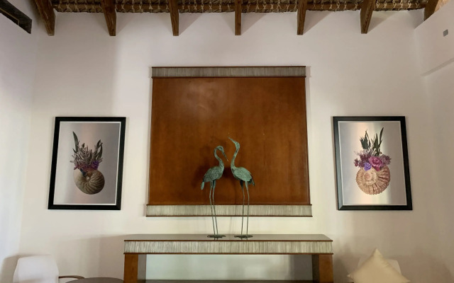 Sunset boutique hotel  All-Suites