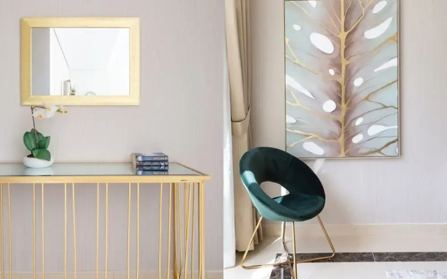 Impressive 2BR Loft W/ Study In Downtown Dubai