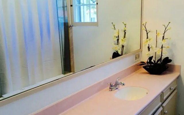 Old Yacht Club Inn Vacation Rentals