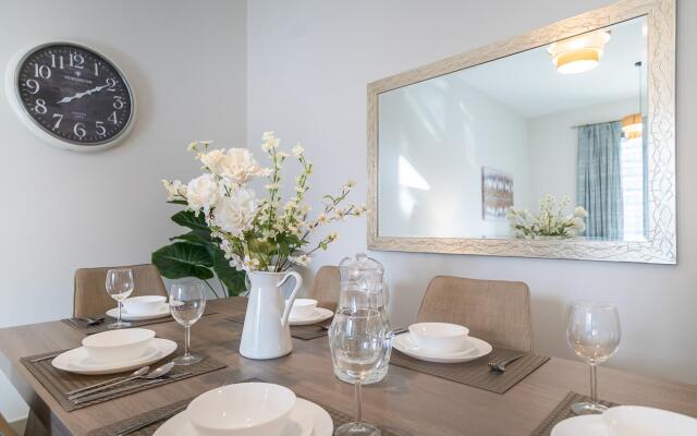 Stunning flat with balcony in Sparkle Tower