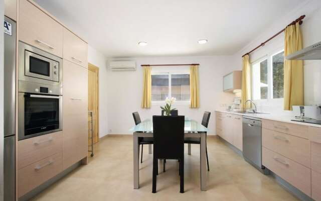 Villa - 4 Bedrooms with Pool and WiFi - 103196