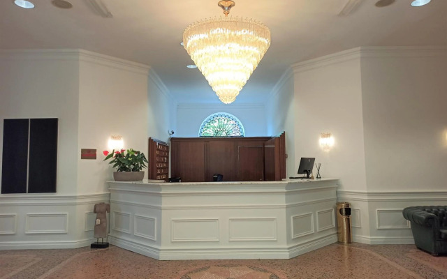 Rechigi Park Hotel