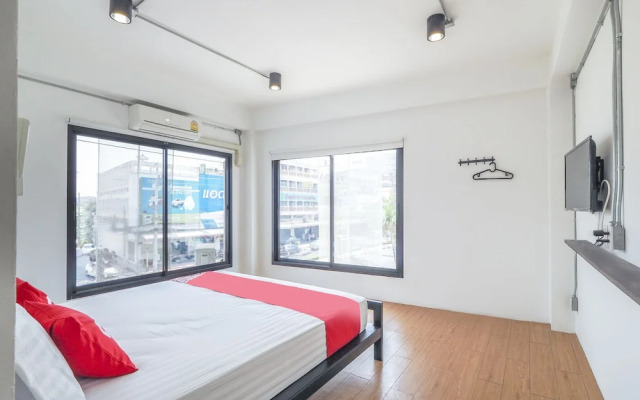 OYO 820 Labkoff Cafe and Hostel