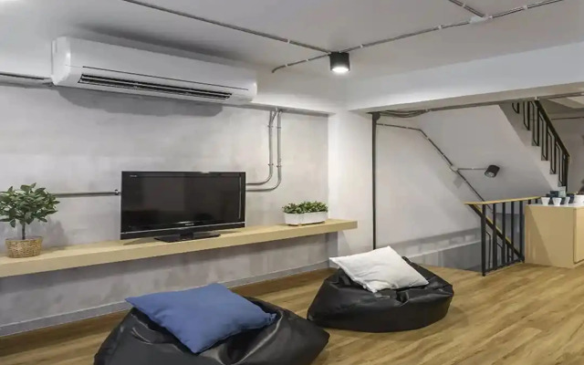 ORA Hostel Bangkok By Zuzu