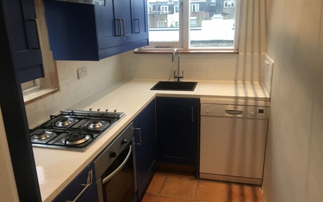 Wix's Lane 3 bed Apartment