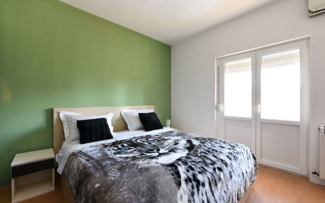 Holiday Apartments Yes Peace