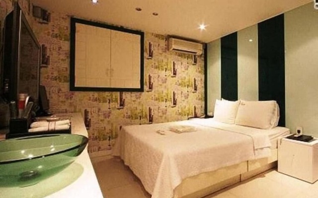 Fox Hotel