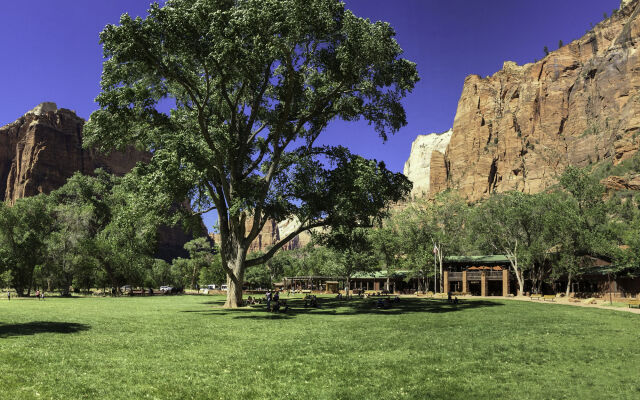 Zion Lodge