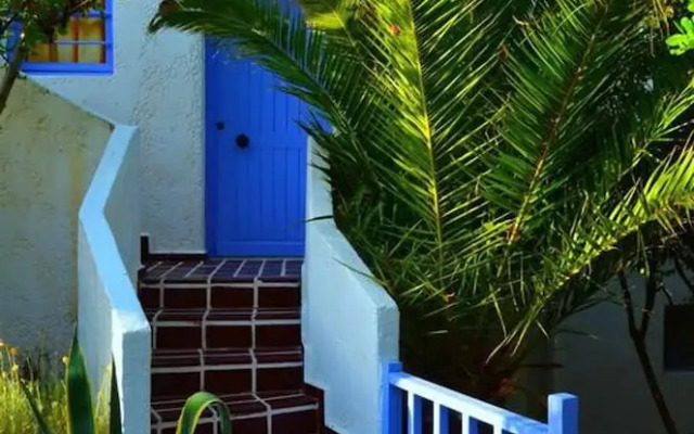 Room in Guest Room - Sun Shine Senior Suite Full View