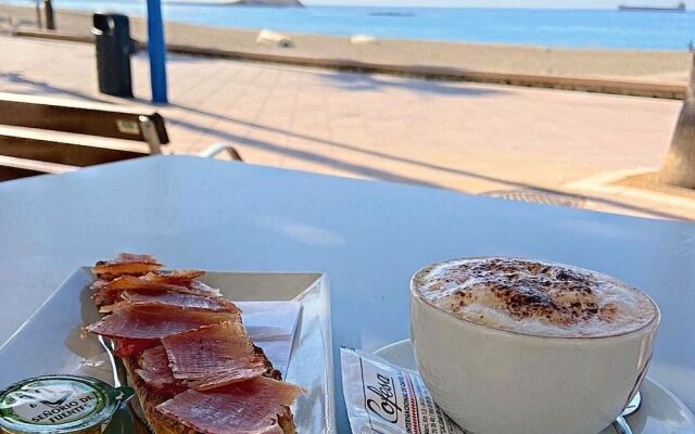 Hotel Alboran