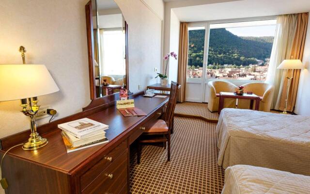 Aro Palace Hotel