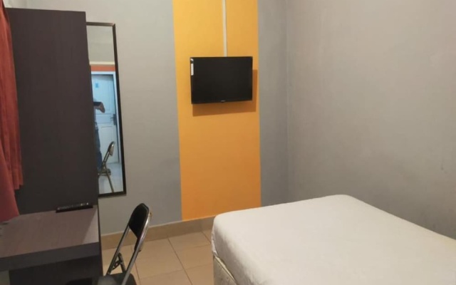 Guest House F18 Cendrawasih – Guest Rooms – Palembang
