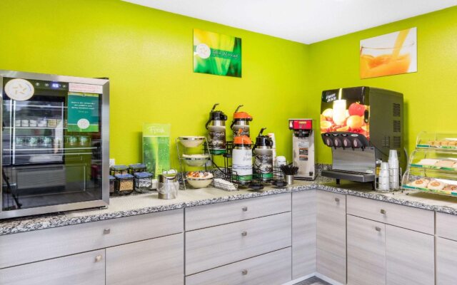 Quality Inn & Suites Metropolis I-24