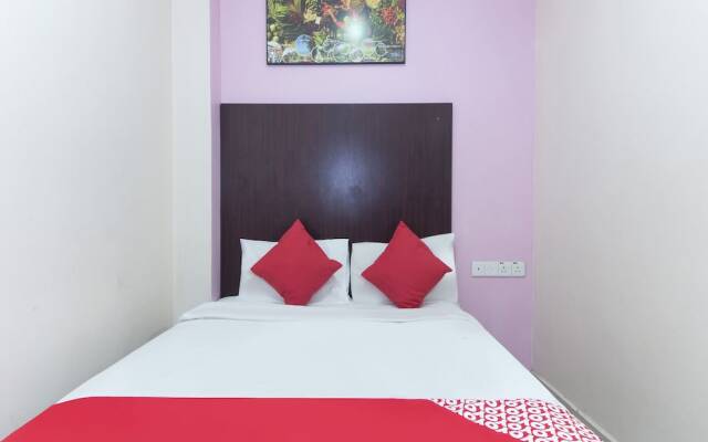 OYO 425 Hotel GS Inn