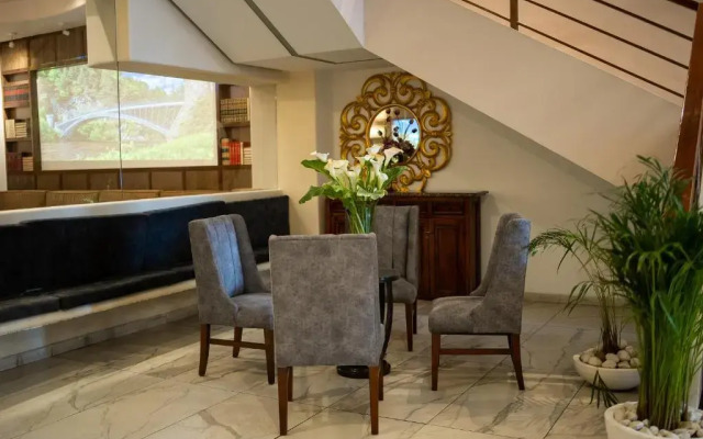 Hotel Uttsa Inn