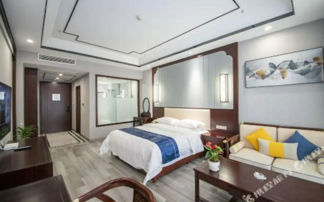 Longchen Hotel
