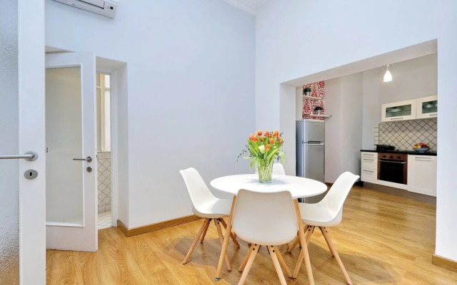 Cozy Tritone - My Extra Home