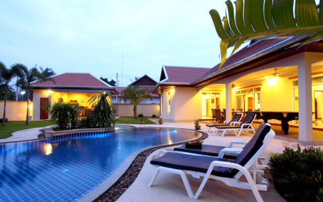 The Chase and Foxlea Executive Villas