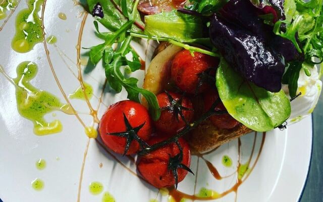 1-bed Apartment in Helston - Resturant and Golf
