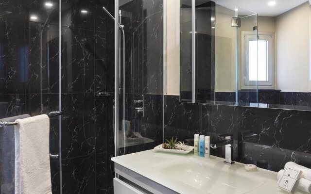 PLAY Seaport Suite Hotel TLV