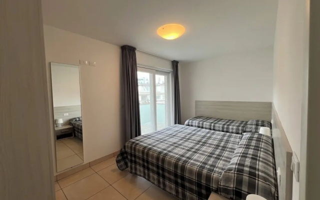 Seaside Flat With Spacious Balcony