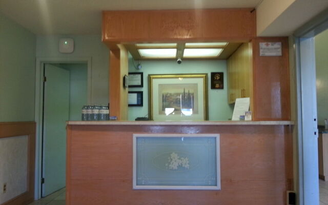 ThriftLodge Claresholm AB