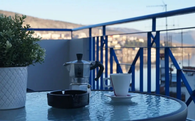 Daphne Luxury Apartment