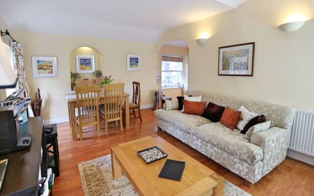 Wonderful Central Edinburgh Apartment