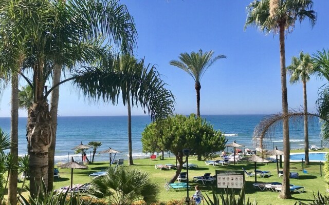Mi Capricho Beachfront Apartment - Sitio de Calahonda