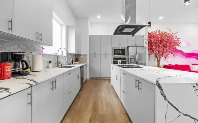 Downtown Houston 3BR Bachelorette Escape