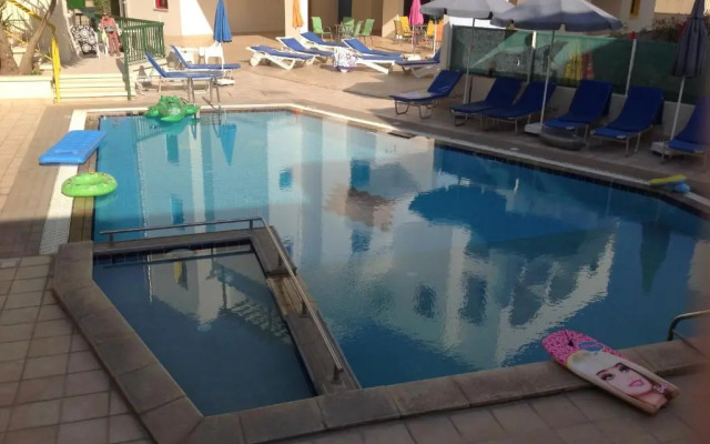 Sea 'n Lake View Hotel Apartments