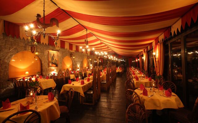 Europa-Park Freizeitpark & Erlebnis-Resort, Hotel Castillo Alcazar
