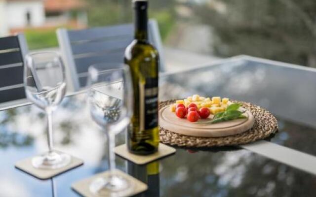 Elle Luxury Apartments Vanta?I?I