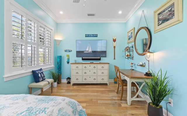 Outriggers 18- Happy Daze