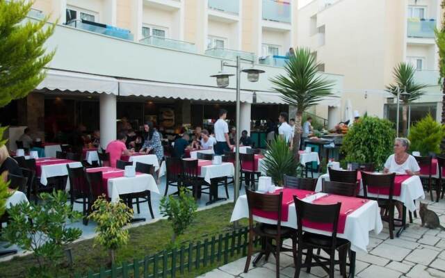 Royal Palm Beach Hotel