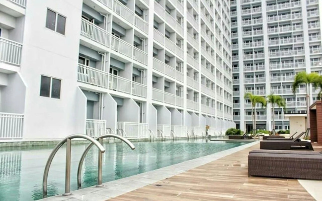 Breeze Residences Condo