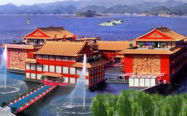 Lakeview Houseboat Hotel & Resort