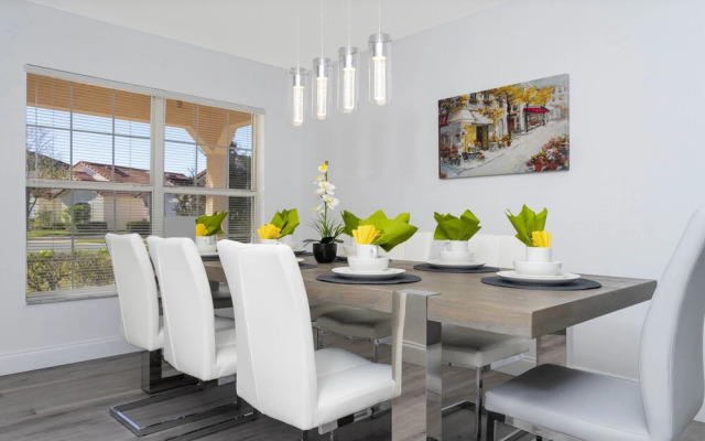 Beautiful 5Bd Single Family w/ Game Room @ 106 Lake Wilson Preserve