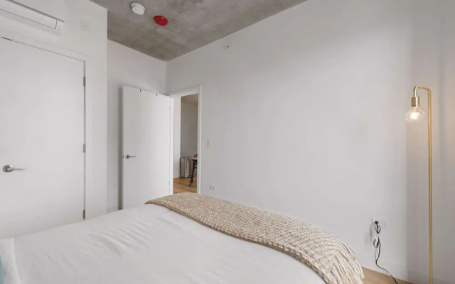 4BR Group Retreat Near Lincoln Park