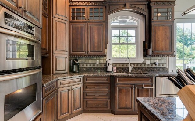 Waterfall Manor - 4 Br Home