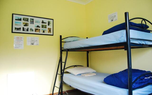 Surat Bay Lodge & Backpackers Hostel