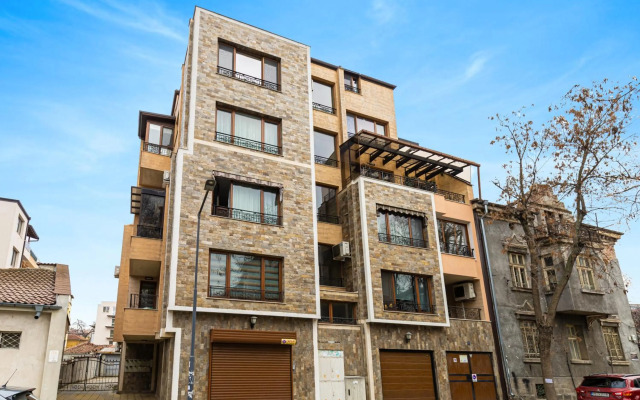 The Walnut 2BD Apartment