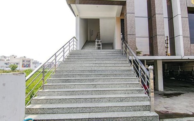Fabhotel Shri Krishna Residency