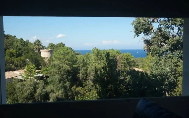 Villa in Solenzara With Pool & Sea View