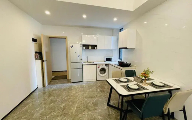 Elizabeth Golf Apartment